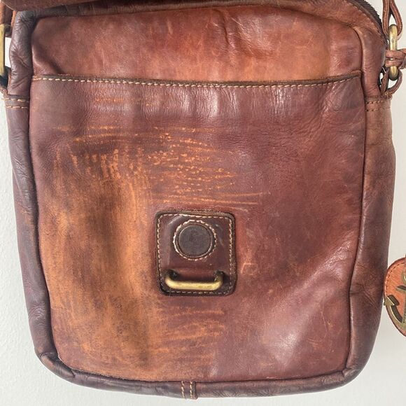 Harbour 2nd: Brown Leather Crossbody Adjustable Strap Bag - Gently Used - Picture 5 of 15